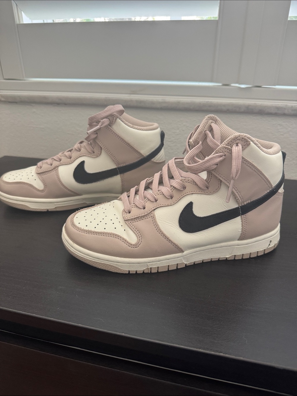 Nike Girl׳s High-Top Sneakers in Light Pink, White & Black